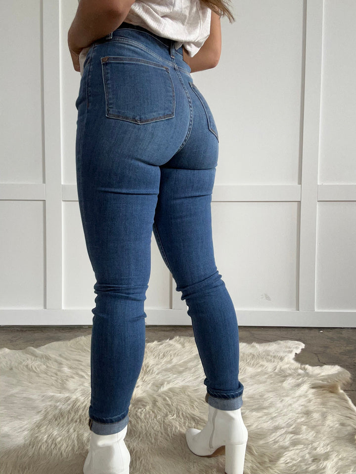 Comfortable High Rise Skinny Jeans