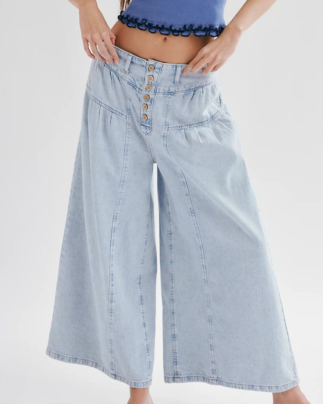 Relaxed Pleated Wide-Leg Jeans