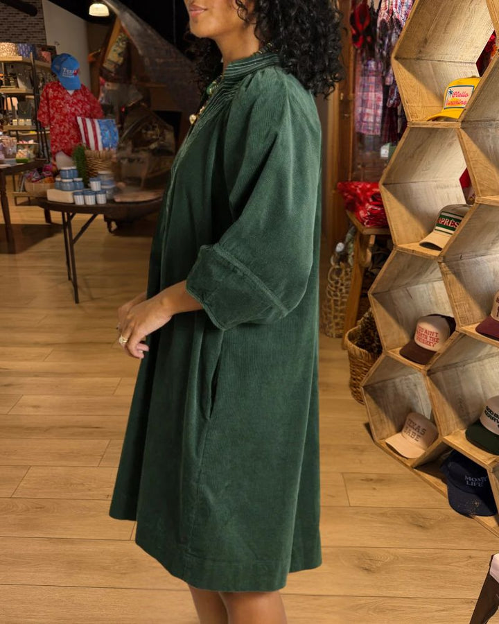 Elegant embroidered V-neck shift dress in green view 3