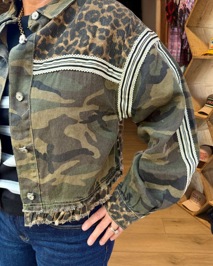 Trendy Camo Leopard Patchwork Frayed Denim Jacket - Olive Green